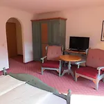 Kertess Hotel